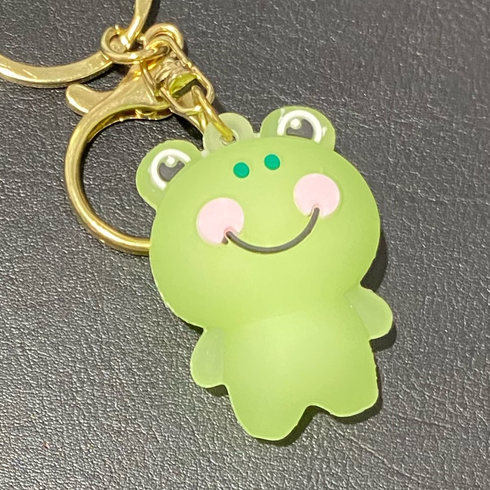 Feel Cute | Green Superhero Frog Key Holder Keychain Bag - Picture 4 of 7